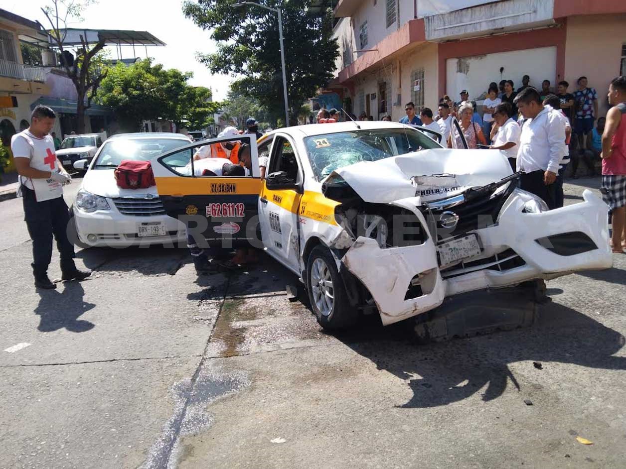 Pareja Sale Lesionada En Aparatoso Accidente