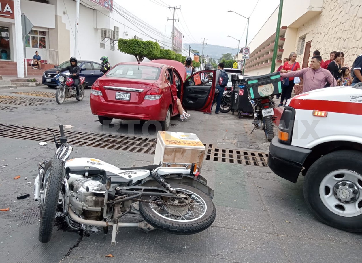 Semaforazo Deja A Un Motociclista Malherido