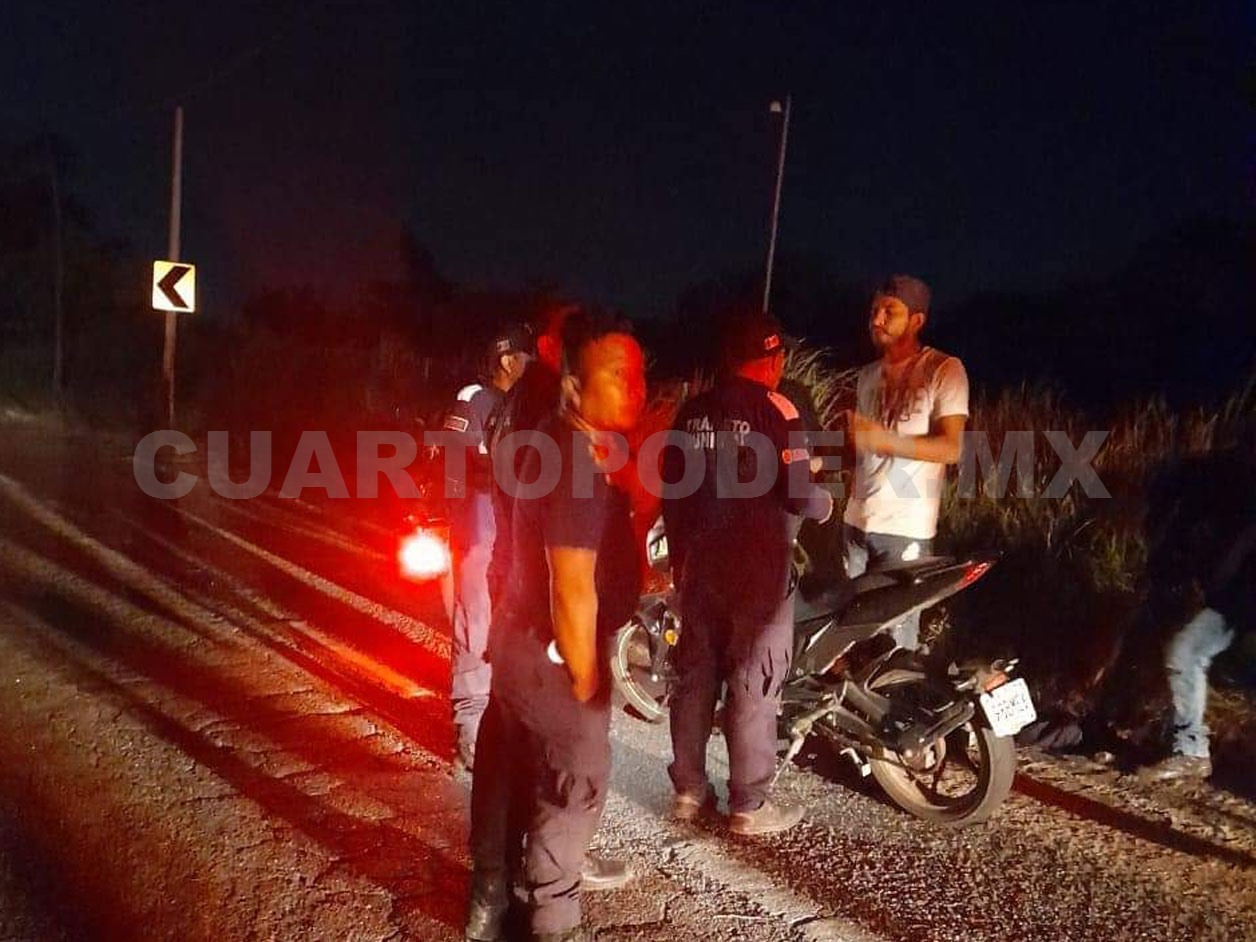 Se Fractura De Un Hombro Al Derrapar En Motocicleta