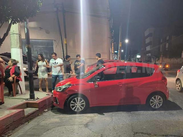 Chocan Dos Autos Y Dejan Da Os Cuantiosos