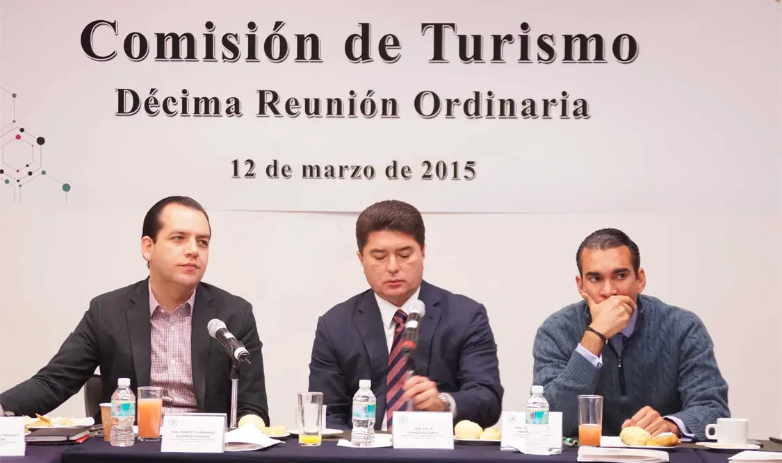 Albores Gleason participa en reunión de la Comisión de Turismo