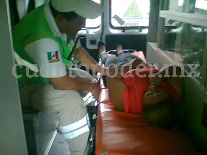 Asaltan y hieren a mujer que iba al banco