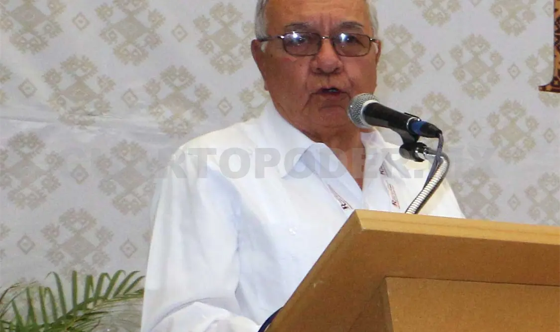 Miguel López.