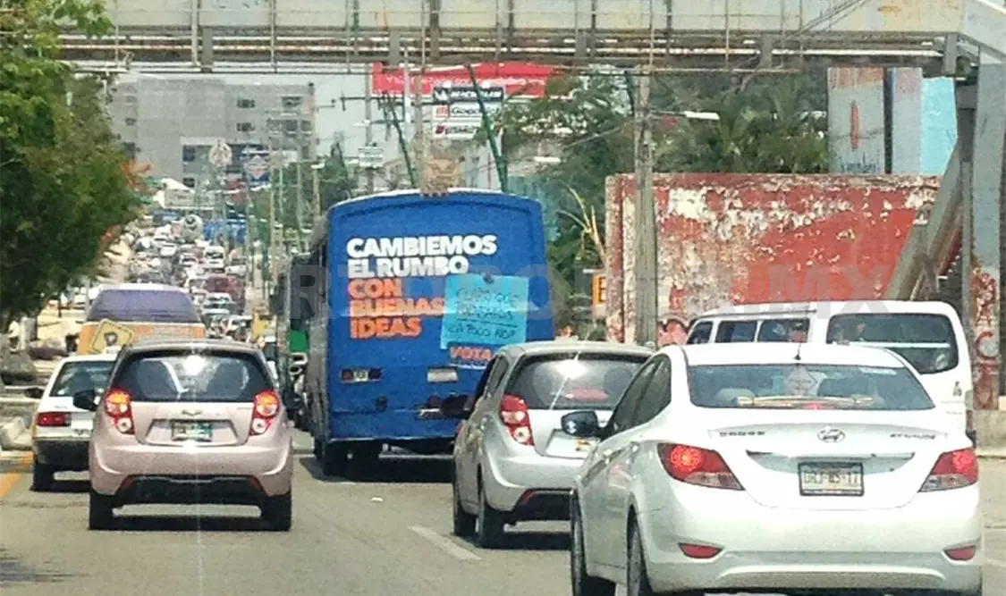 Tráfico en el libramiento Sur