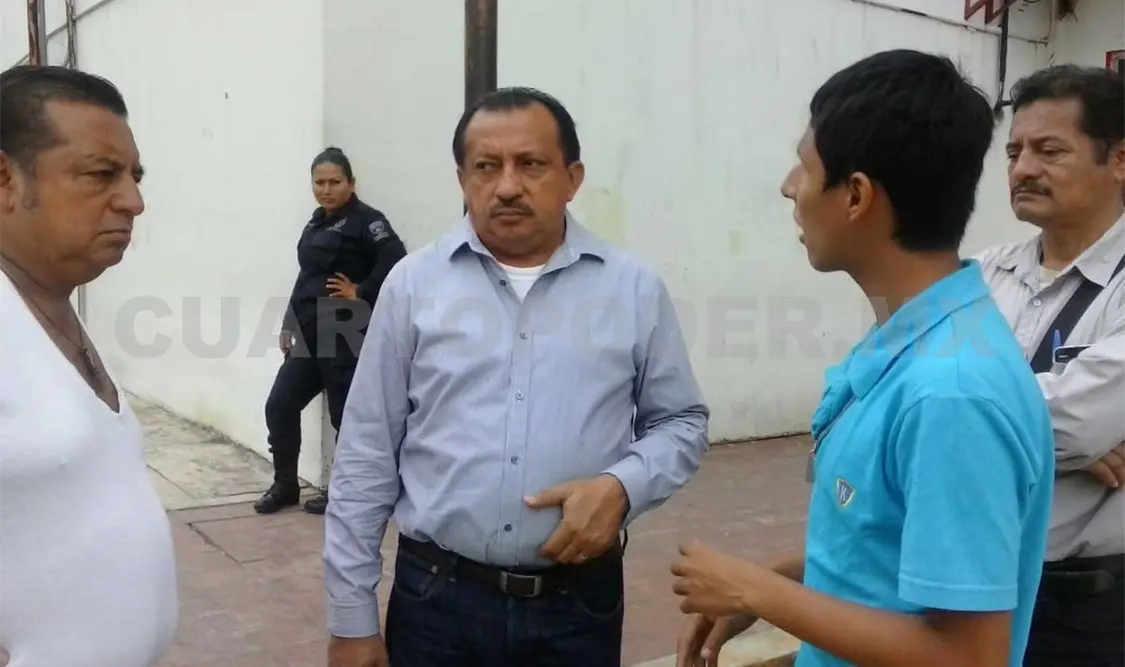 Impotente ante estos problemas, decidió solicitar apoyo al 066 para que los ayudaran para ir por sus pertenencias.