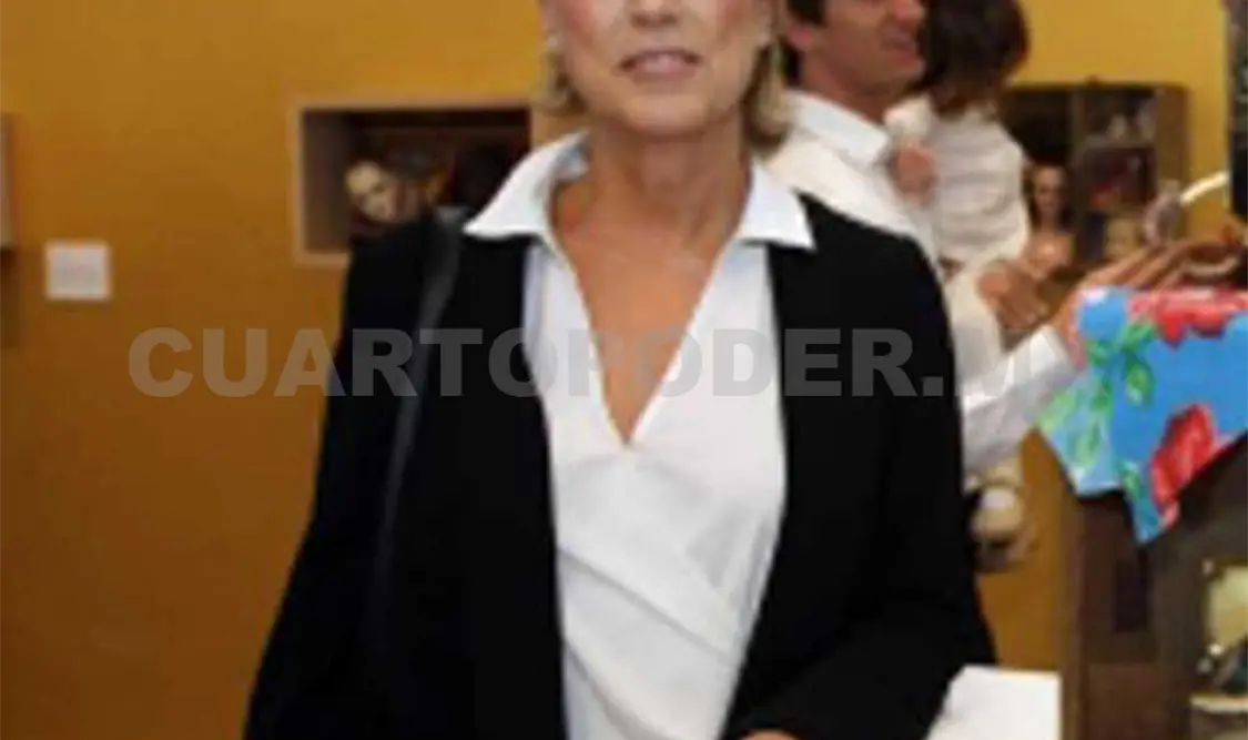 Inauguran exposición de Marcela Lobo