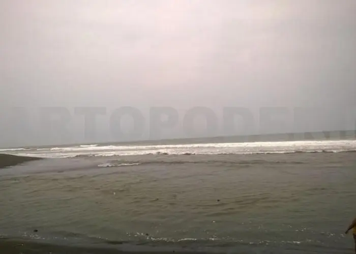 Lluvias muy fuertes de 50 a 75 mm con tormentas eléctricas, granizadas y vientos fuertes en áreas de Chiapas y Oaxaca.