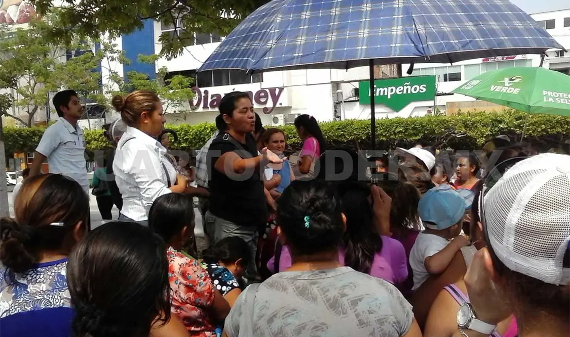 Colonos solicitan servicios básicos