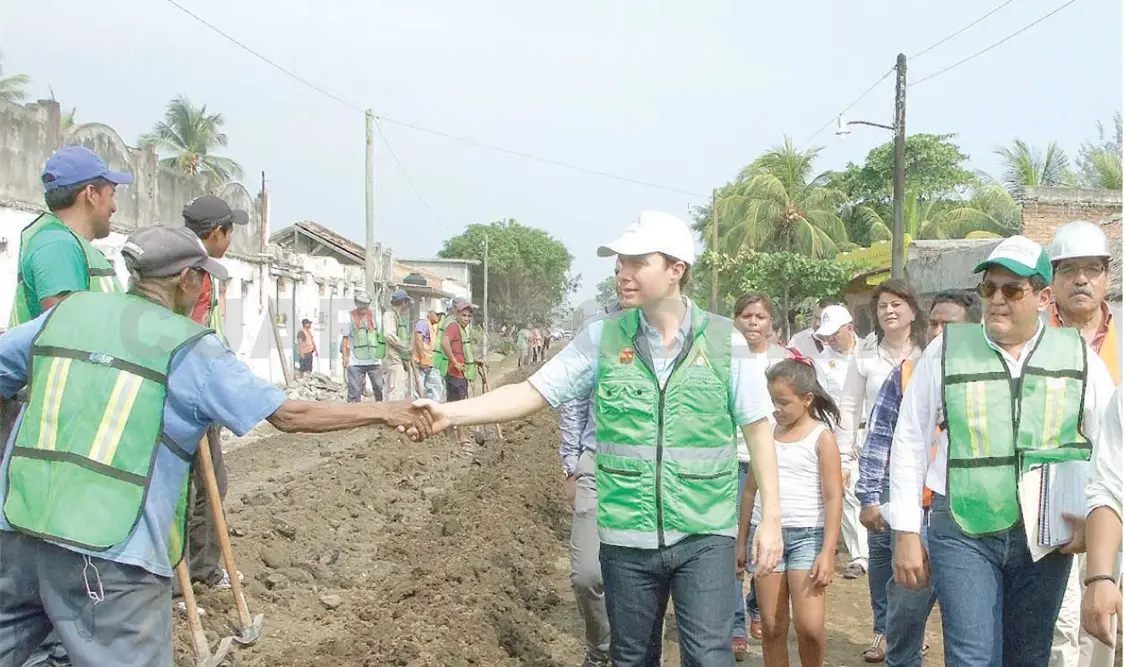 Realiza gobernador del estado recorrido en Puerto Madero