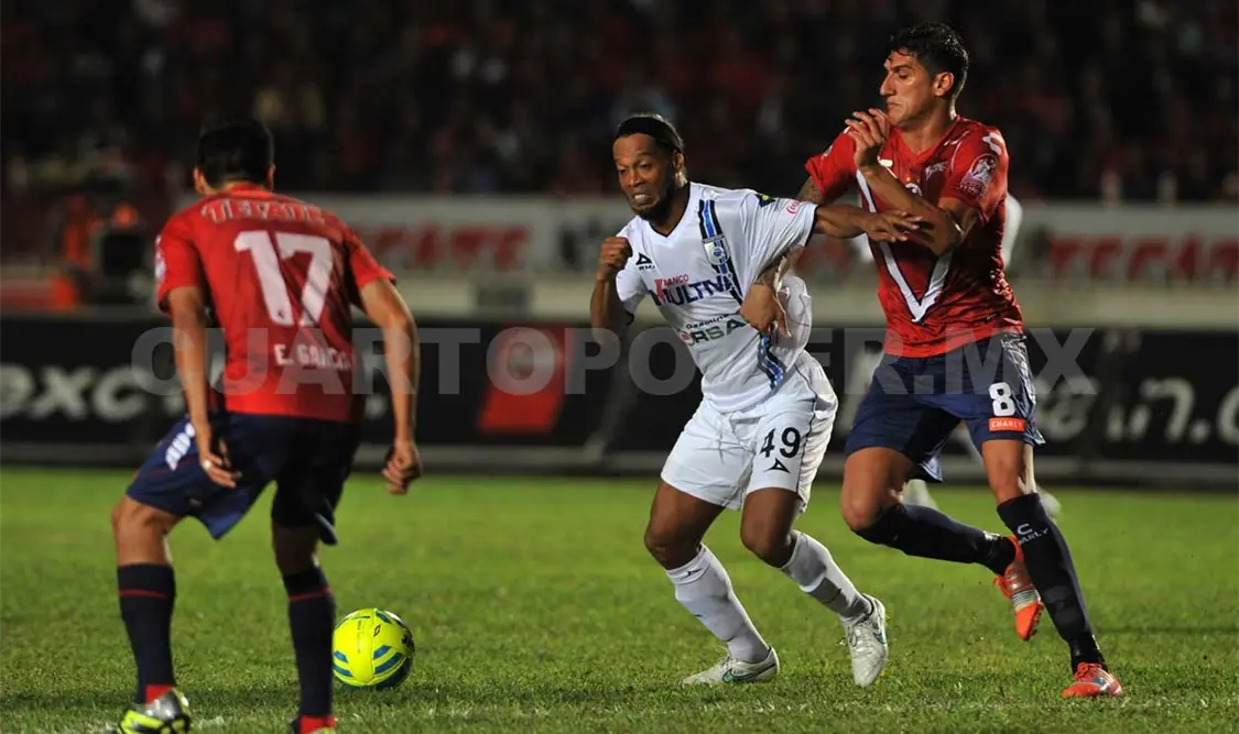Gallos y Tiburones inician camino a título