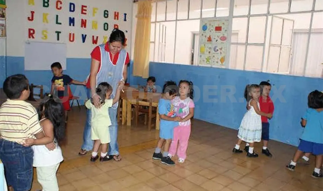 Gobierno municipal reconoce labor de maestros