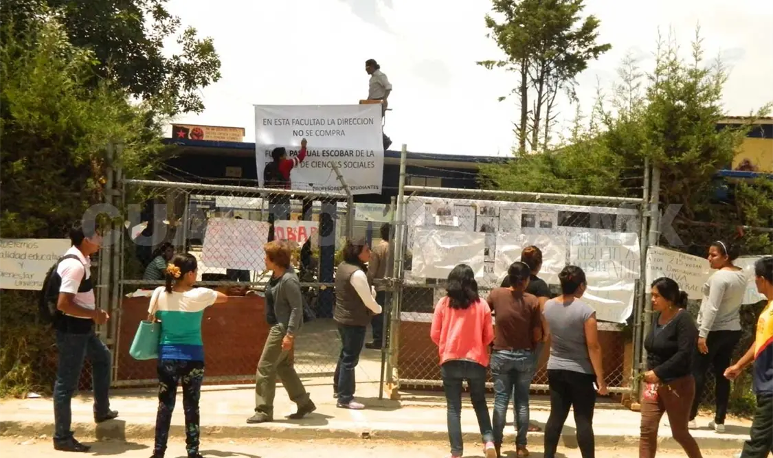 Exigen destitución de nuevo director