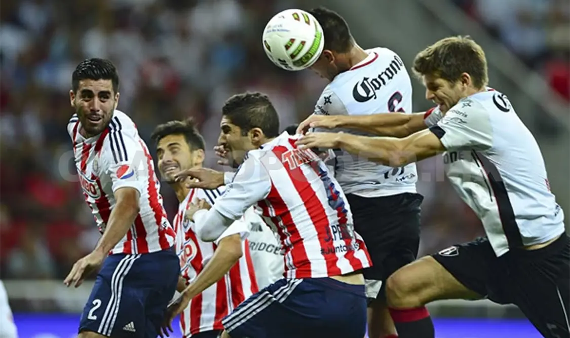 Chivas y Atlas empatan sin brillo