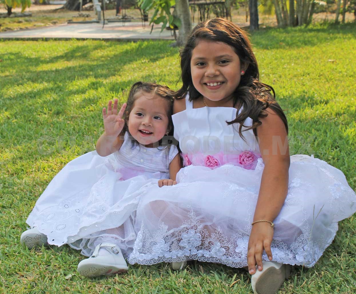 Hermanitas fueron bautizadas