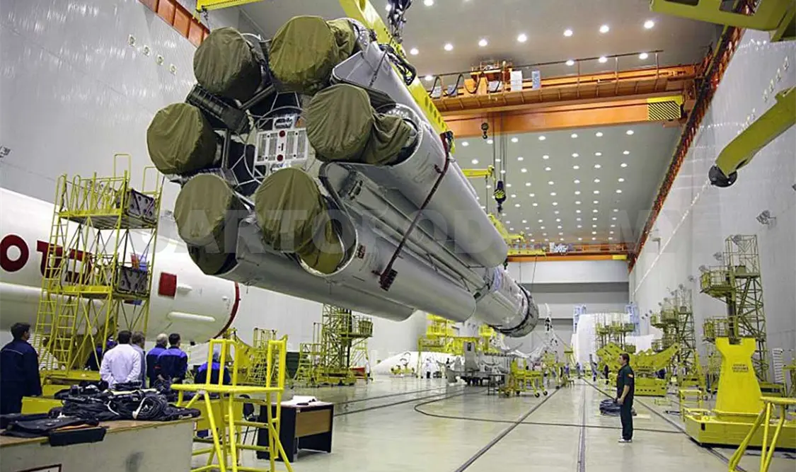 Cuando se termine la investigación del incidente, le llevará a la empresa Boeing aproximadamente 36 meses para la construcción de un nuevo satélite.