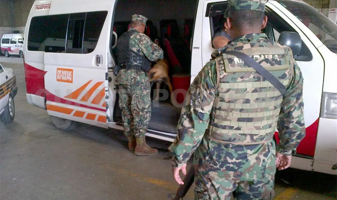 Aspecto de la supervisión de terminales de transporte que realizaron autoridades en Comitán.