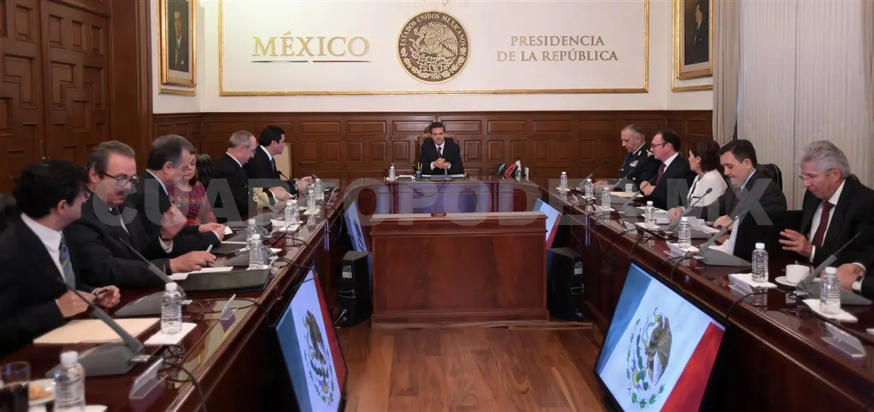 El presidente Enrique Peña Nieto desarrolló una reunión de trabajo con todo su gabinete en la Residencia Oficial de Los Pinos. NTX