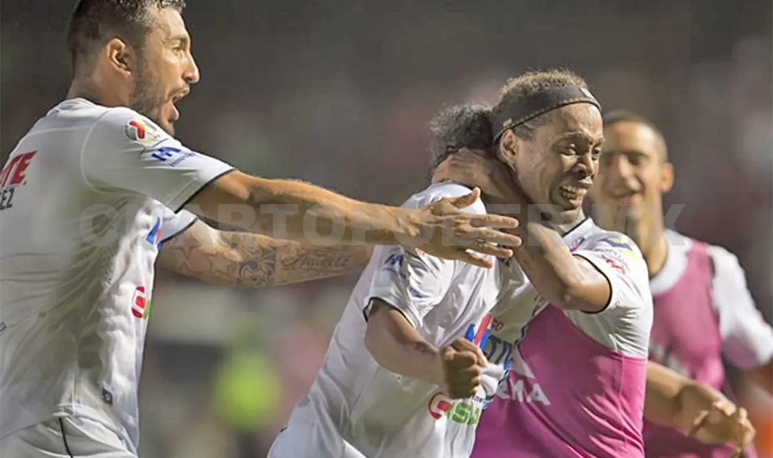 Gallos vence al Veracruz