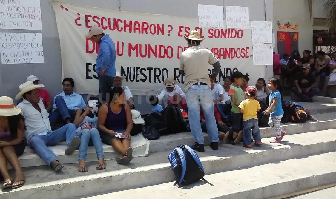 Desplazados de Chigtón, municipio de Ixtapa exigen justicia y pago de daños. Sergio Granda. CP