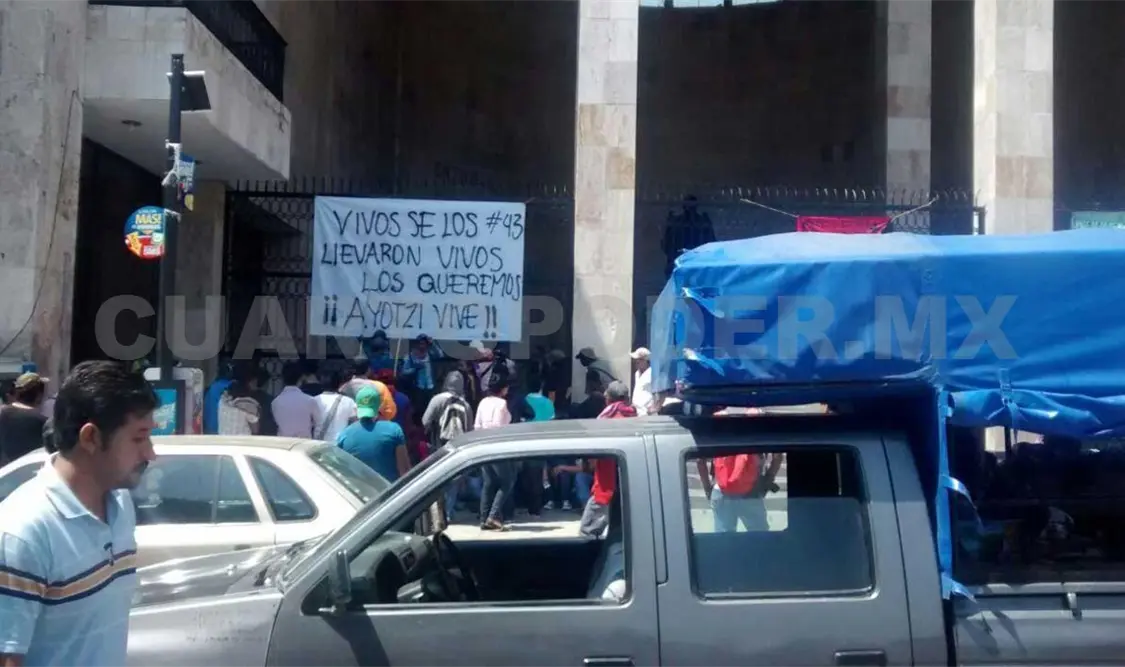 Se planta organización en el Congreso