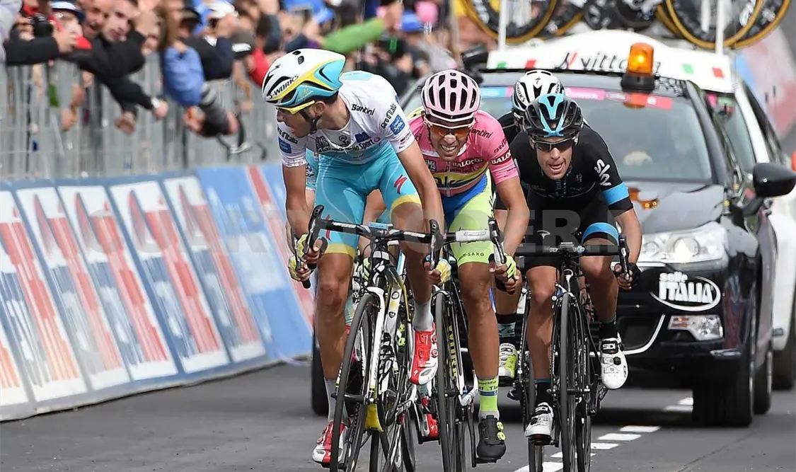Contador termina semana de líder