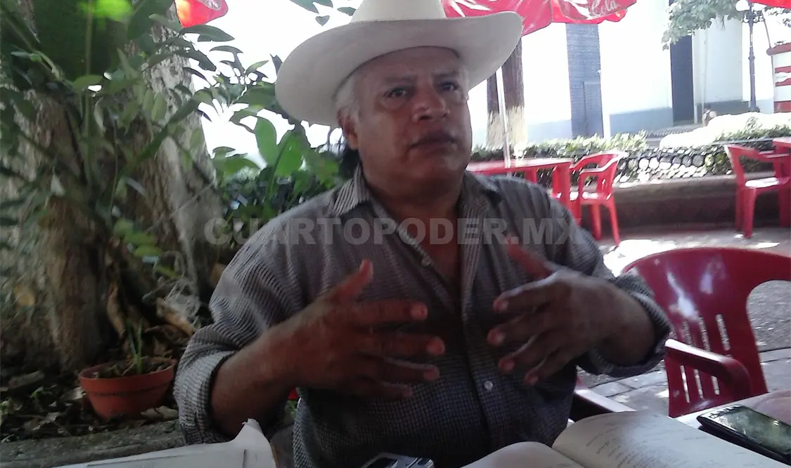 David Ramos Hernández, dirigente de ALIPAZ, presume que se acercan acuerdos a favor de desplazados de Chitón, Ixtapan. Sergio Granda. CP