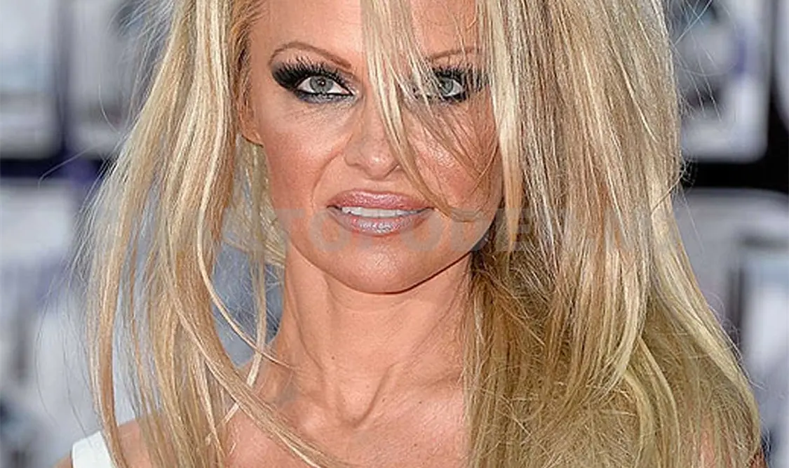 Pamela Anderson se desnuda para campaña social
