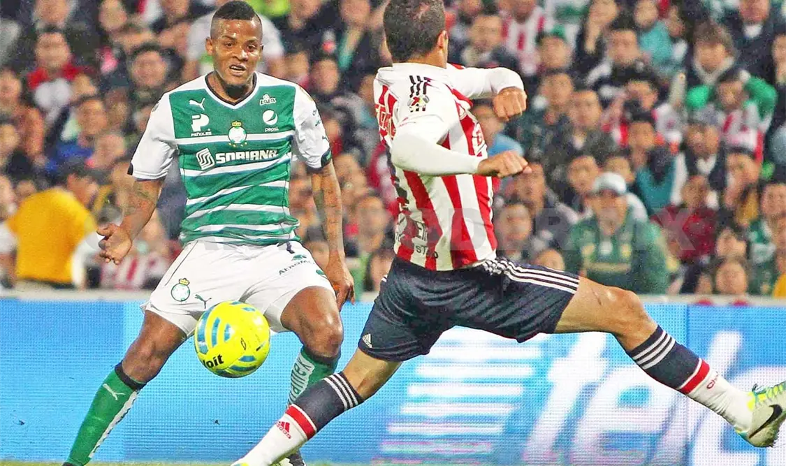 Santos y Chivas por un boleto