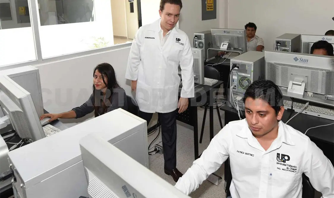 El gobernador Velasco Coello exhorta a seguir con la preparación académica