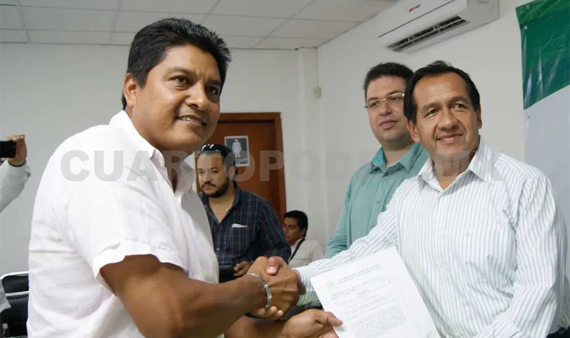 Se registra Javier López a la alcaldía de Pijijiapan