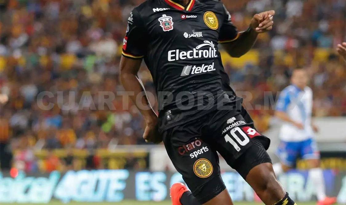 Pumas hace oficial fichaje de Fidel Martínez