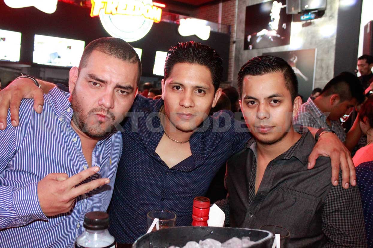 Noche de antro con los amigos