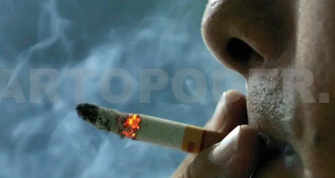 Los jóvenes que son los grupos más vulnerables para caer en la adicción al tabaco. A. L. M. / CP
