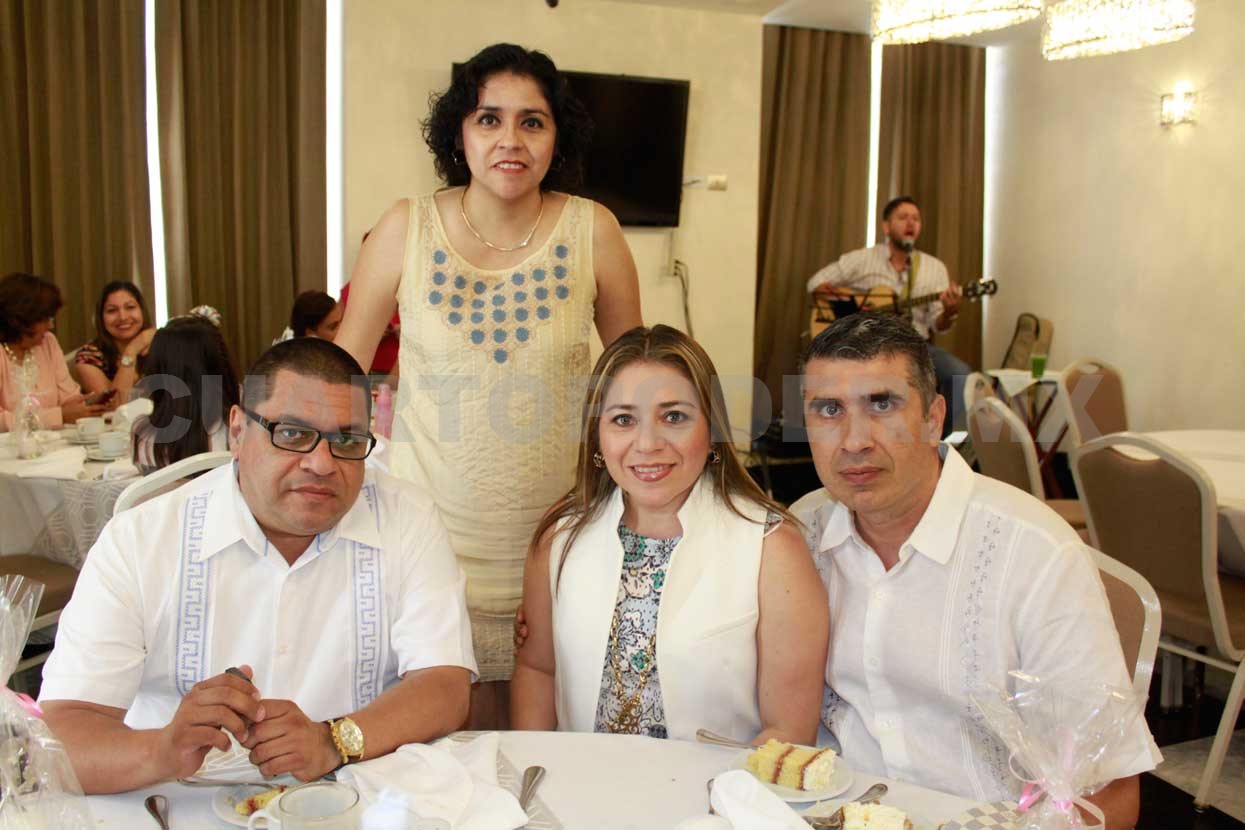 Karime recibió la eucaristia