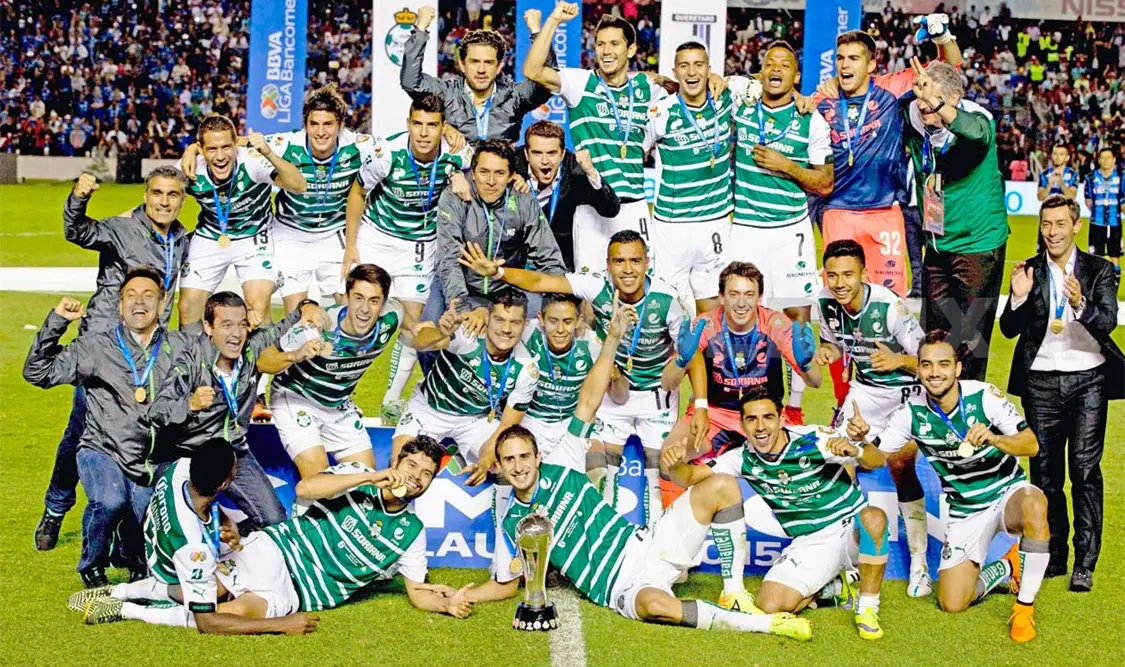 Santos se proclamó Campeón ante un histórico Gallo