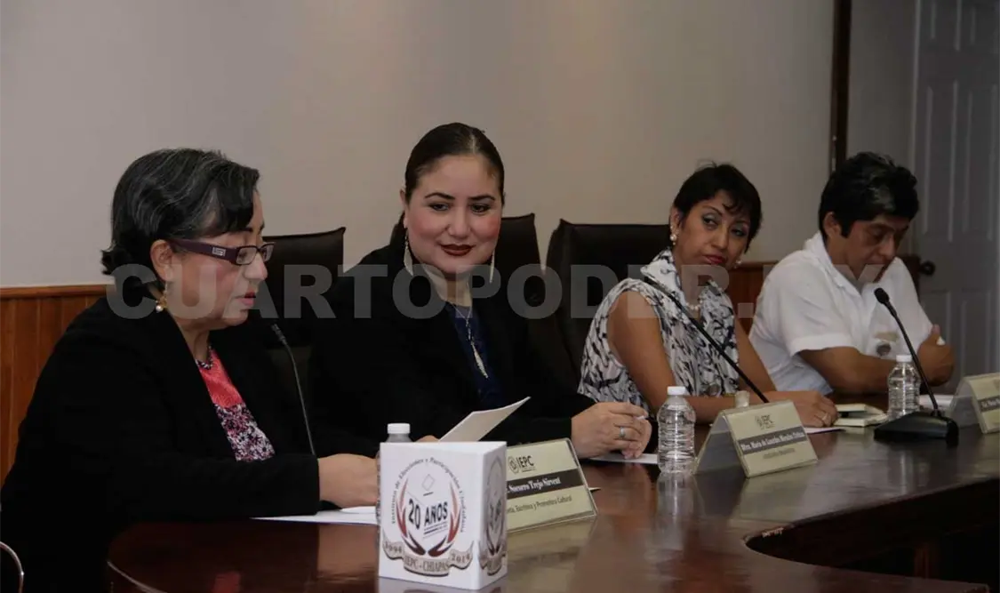 Presentan libro Mujeres. Su dinámica histórica en Chiapas