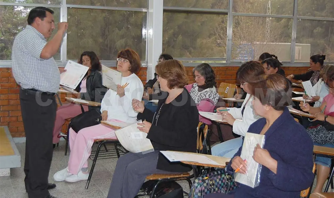 Exhortan evitar suspensión de evaluación docente