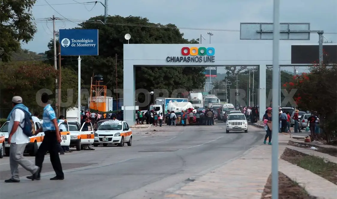 Bloqueos en accesos y quema en Sección 40