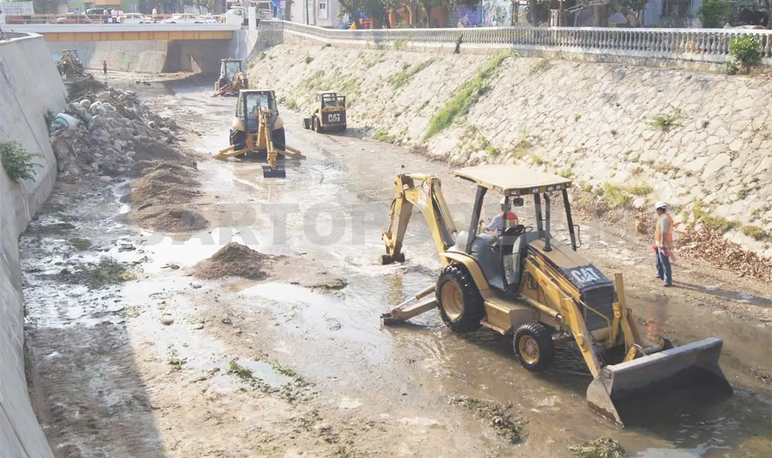 Arroyos embovedados perjudican calles
