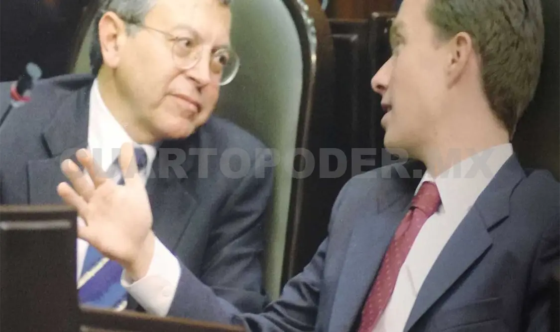 Asiste Velasco a velorio de Camacho Solís