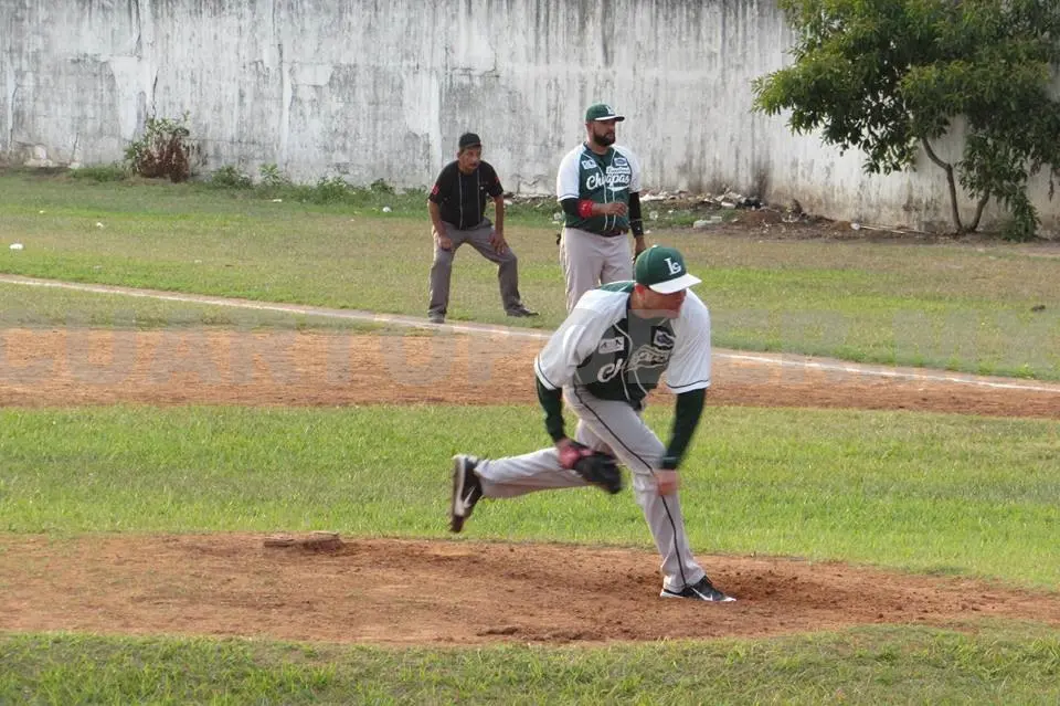 El pitcheo local mantuvo maniatada la ofensiva visitante en la apertura de la primera tanda, por lo que, fueron los chiapanecos los que se pusieron al frente. Cortesía