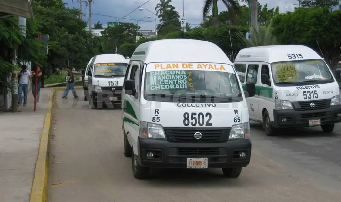 Decenas de rutas habían suspendido el servicio en las primeras horas del sábado. Guillermo Ramos / CP