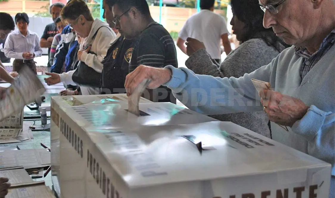 Toda persona que tenga cumplidos los 18 años puede votar. CP