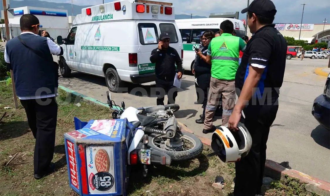 El accidente ocurrió sobre el bulevar Andrés Serra Rojas, frente al Poliforum en Tuxtla Gutiérrez. Rafael Cabrera / CP