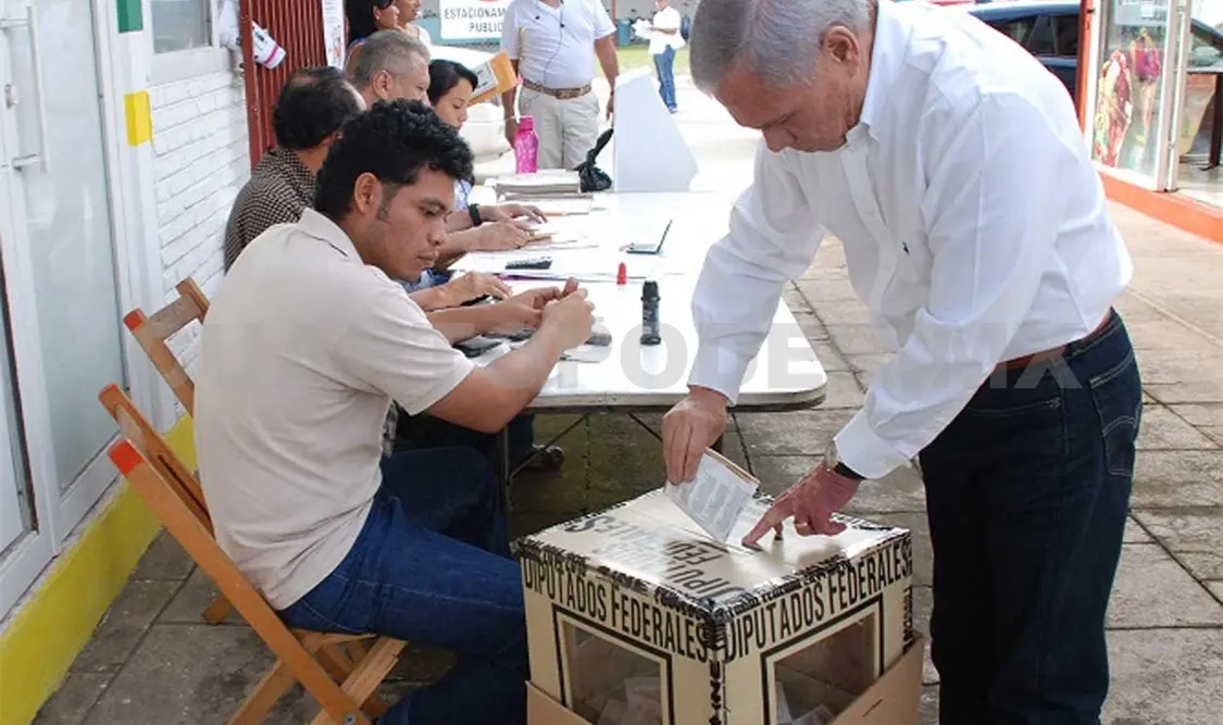 Ejerce su voto Aguilar Bodegas en Tapachula