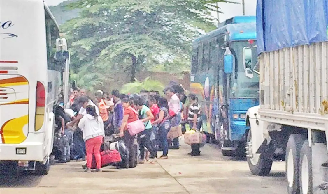 Asaltan autobús; botín de 150 mil