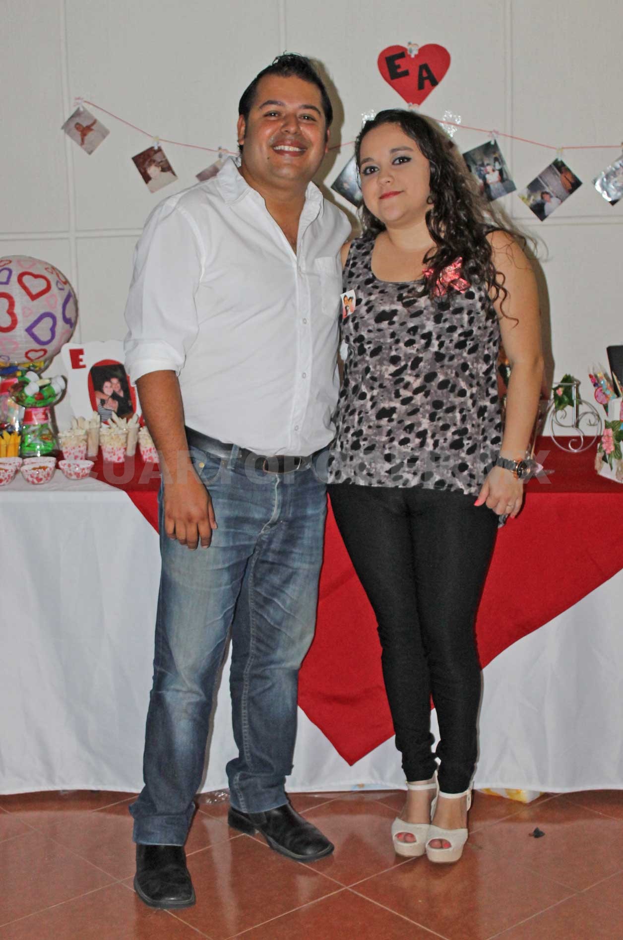 Elisa pronto caminará hacia el altar