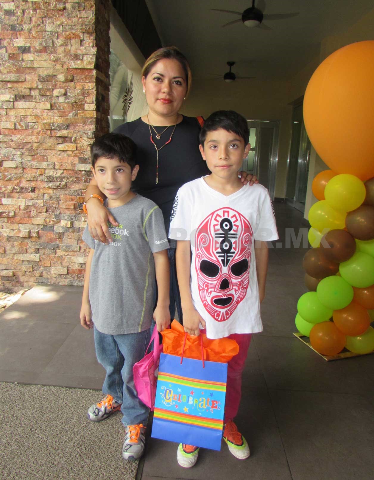 Tony y Vale celebran juntos un año más