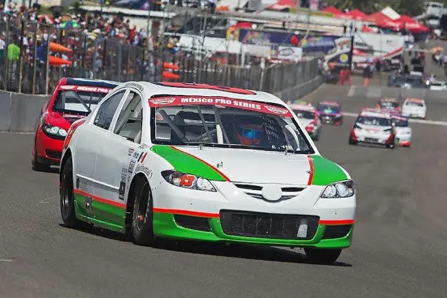 El chiapaneco se mantuvo en el segundo lugar hasta pasados los 25 minutos de carrera. Cortesía