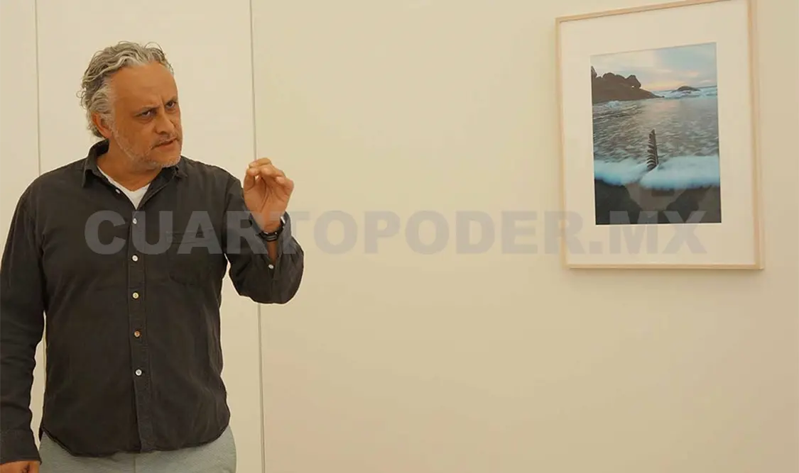 Transforma objetos de la vida cotidiana y los hace obras de arte